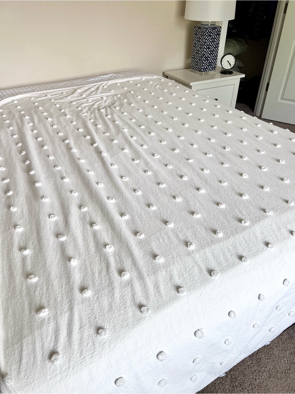 Pottery Barn Teen Tufted Dot Duvet Cover White Pom Poms Twin Size Button Closure - Picture 4 of 8